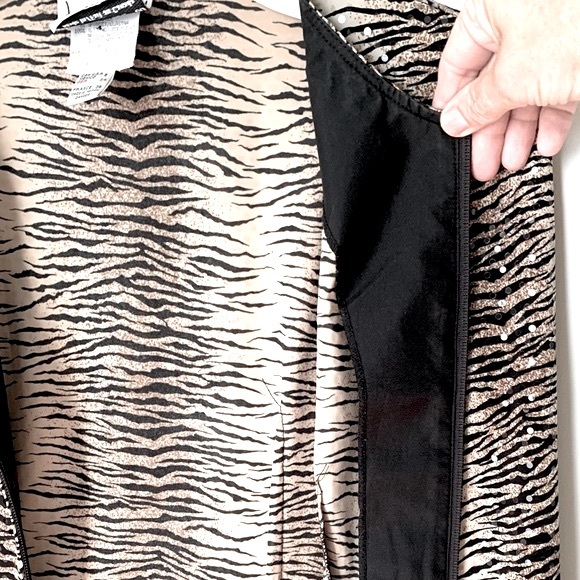 Vintage Joseph Ribkoff size 6 Front Zip Sequin Top - Picture 15 of 16